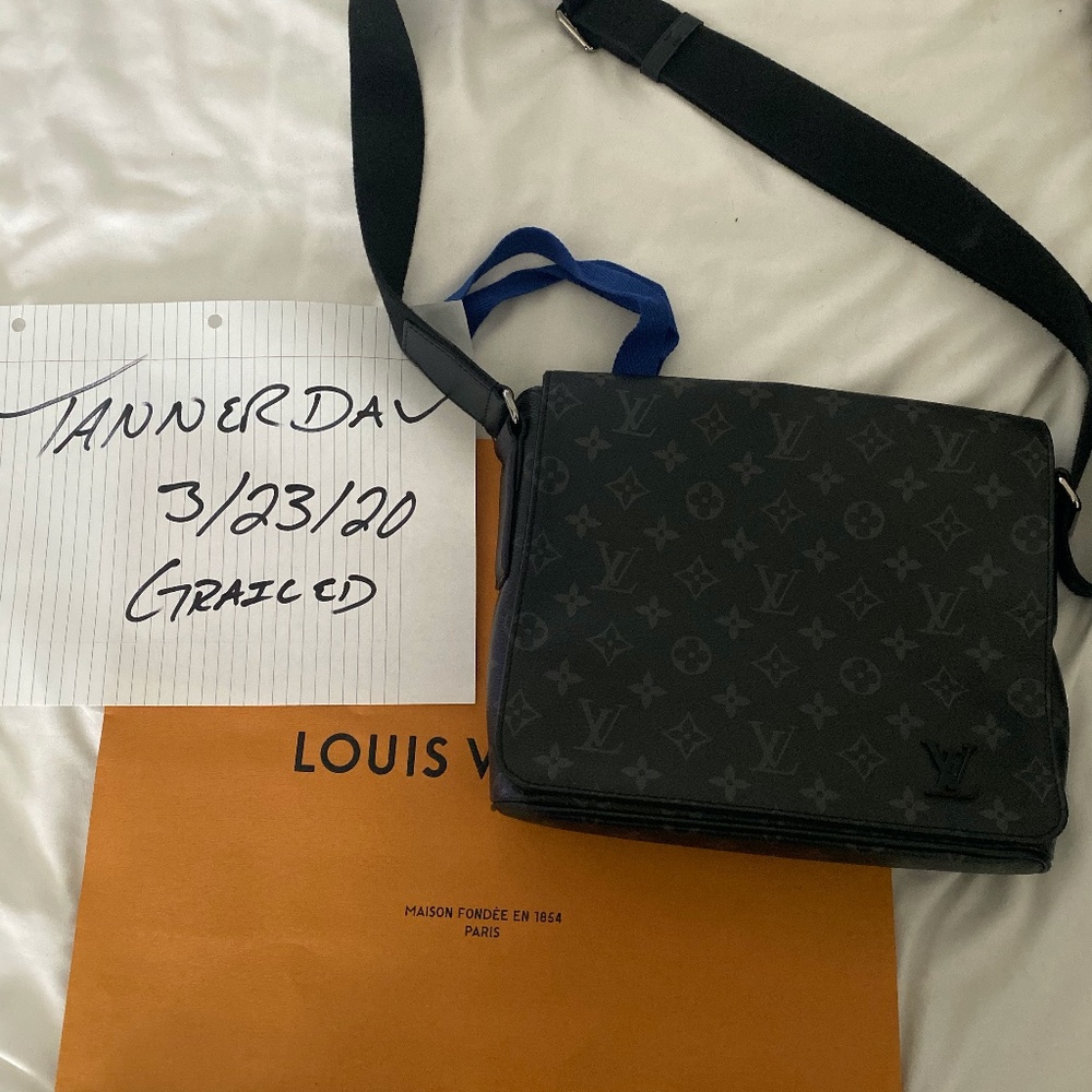 Louis Vuitton District Pm Messenger Bag